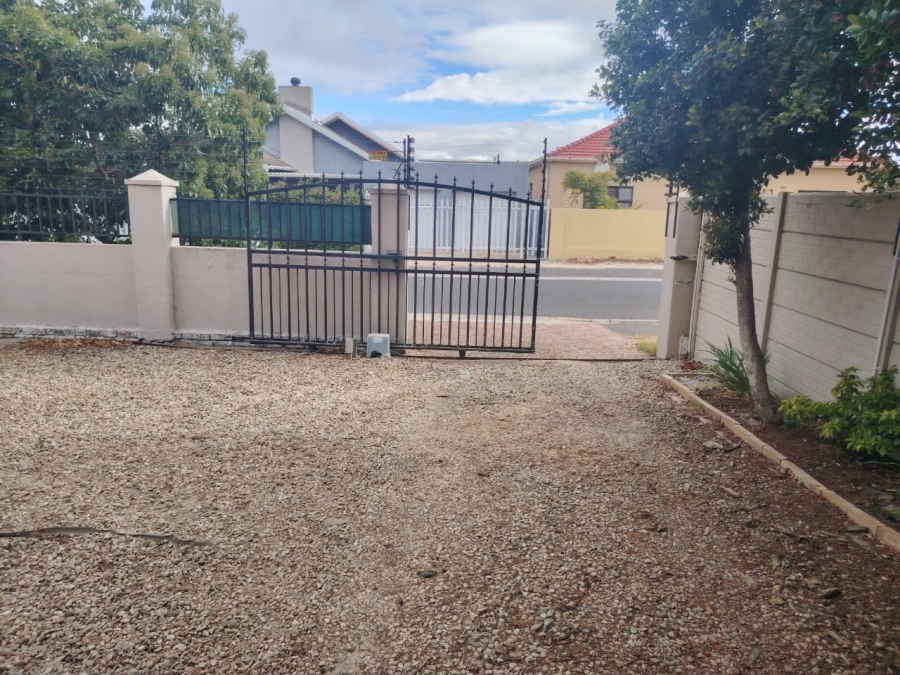 1 Bedroom Property for Sale in Oakdale Western Cape